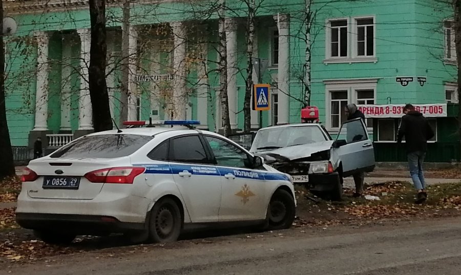 В Северодвинске при столкновении легковушек пострадал водитель